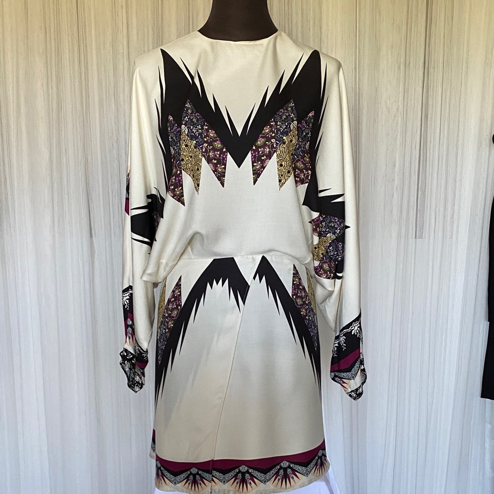 REDUCED!! Etro Cream and Black Long Bat Sleeves Mini Dress Size 8